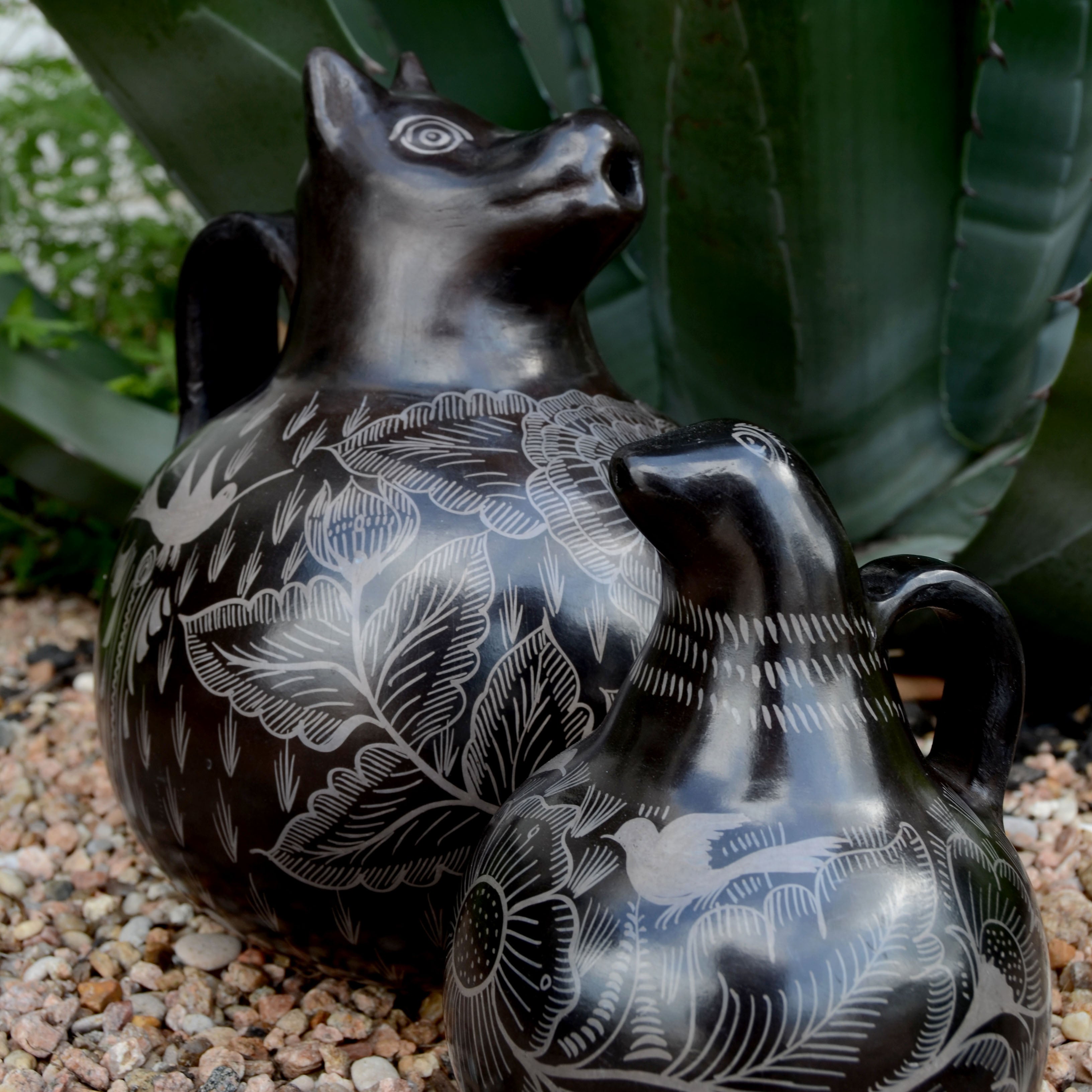 Huancito Clay Small Lizard Pitcher