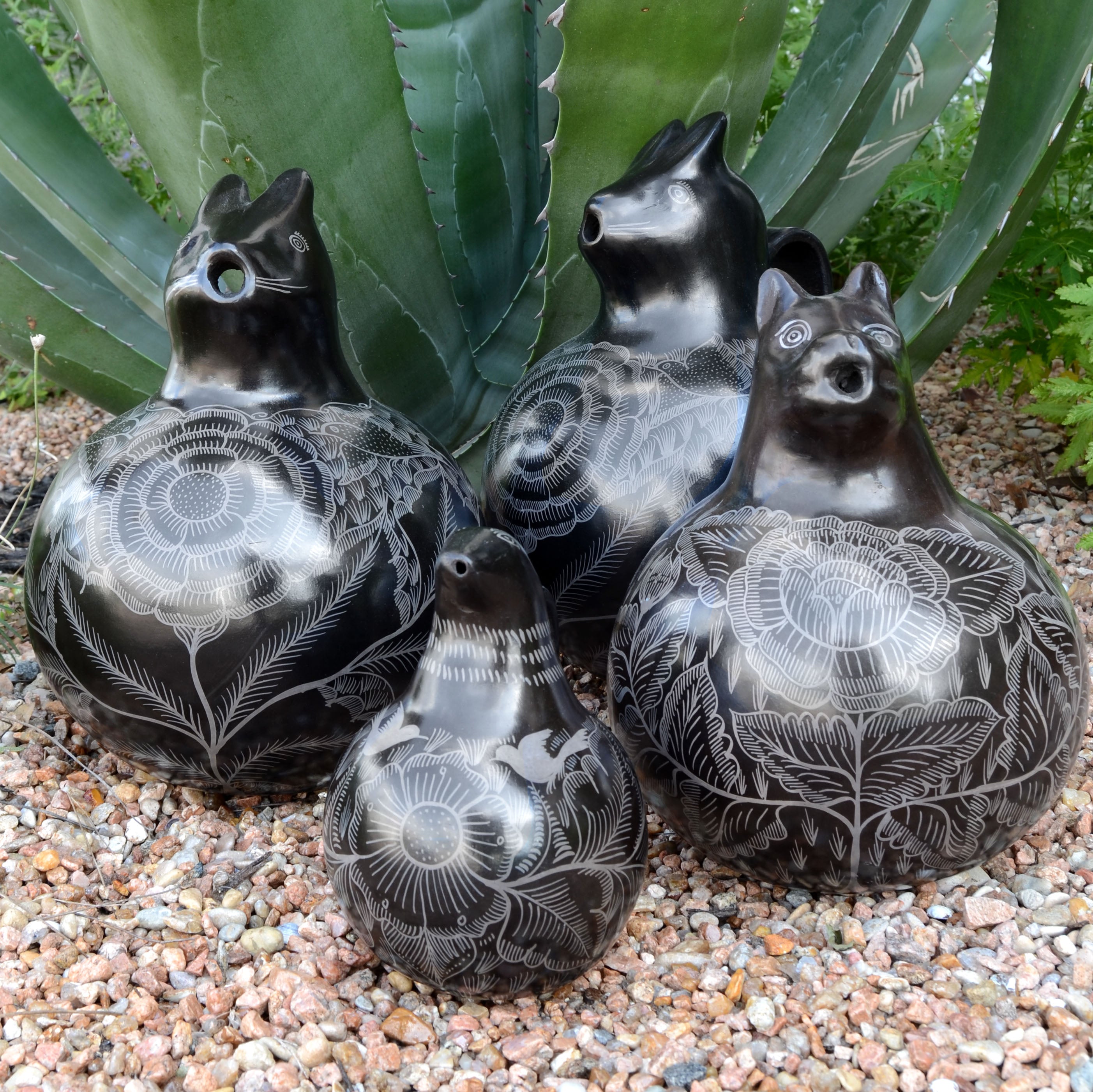 Huancito Clay Small Lizard Pitcher