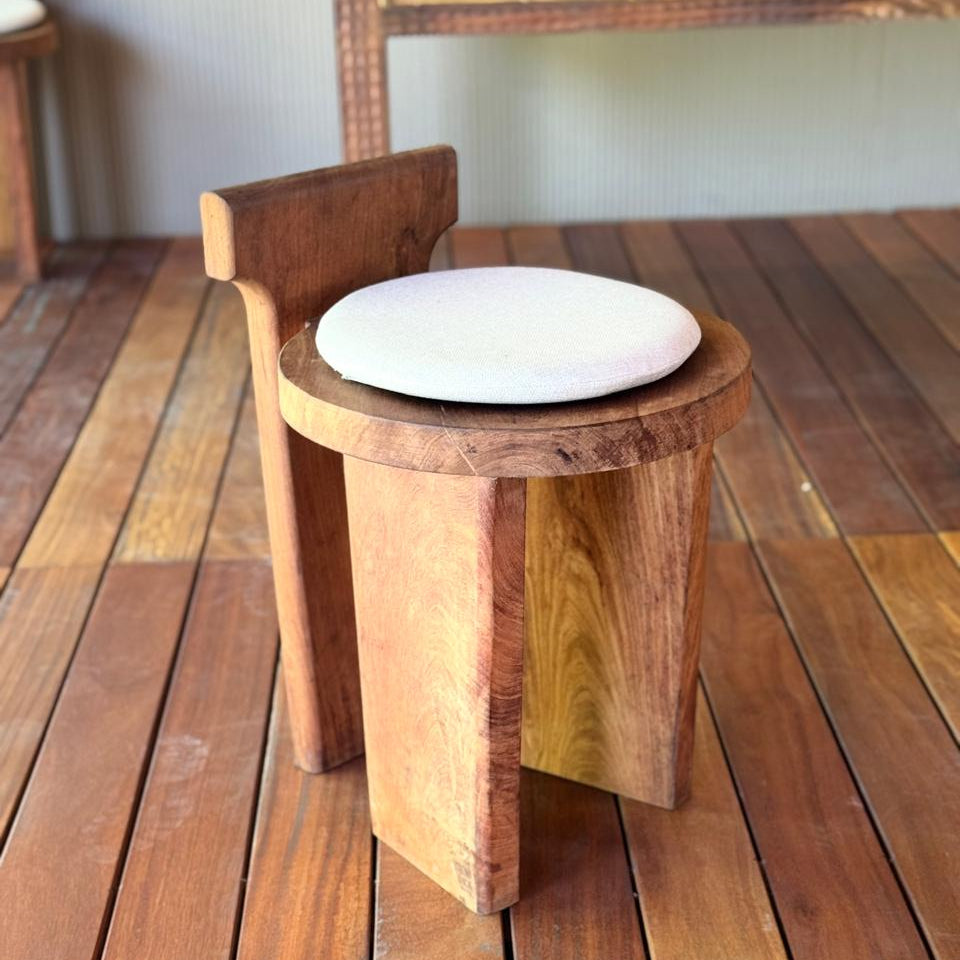 Rubra Stool