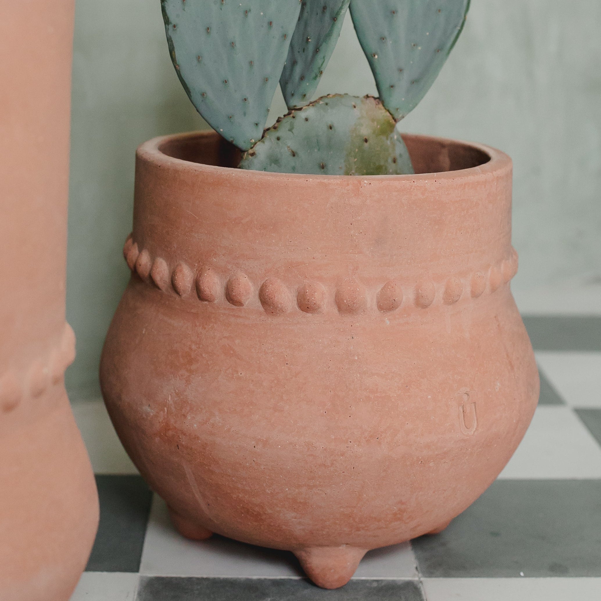 Tinaja Patas Textura Garden Pot