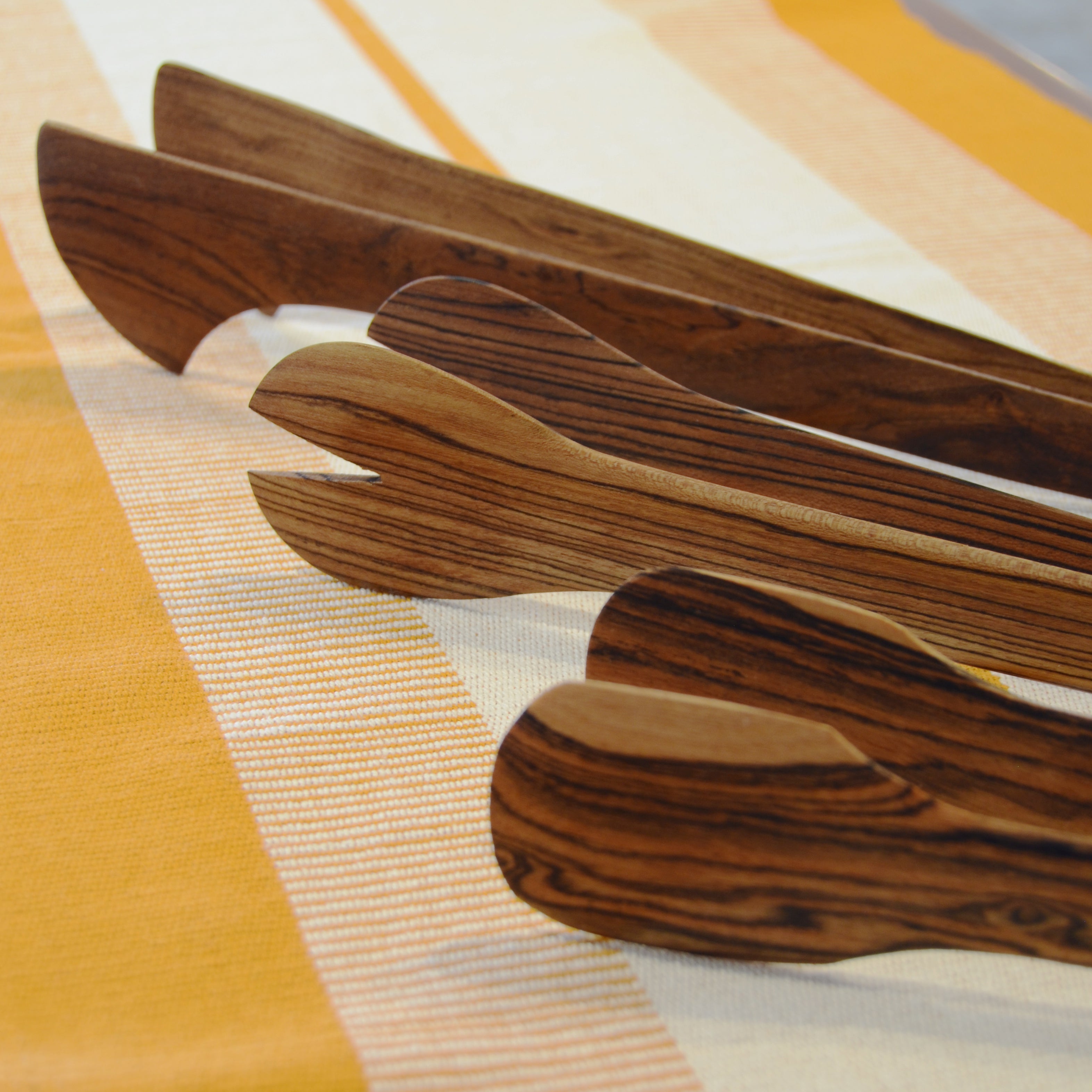 Paracho Cueramo Wood - Kitchen Tongs