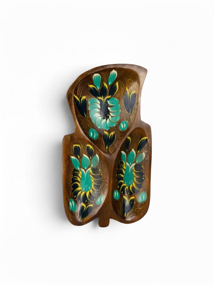 Decorative Patzcuaro Leaf Tray by Embajada Vintage, featuring intricate leaf design, perfect for home decor accents.
