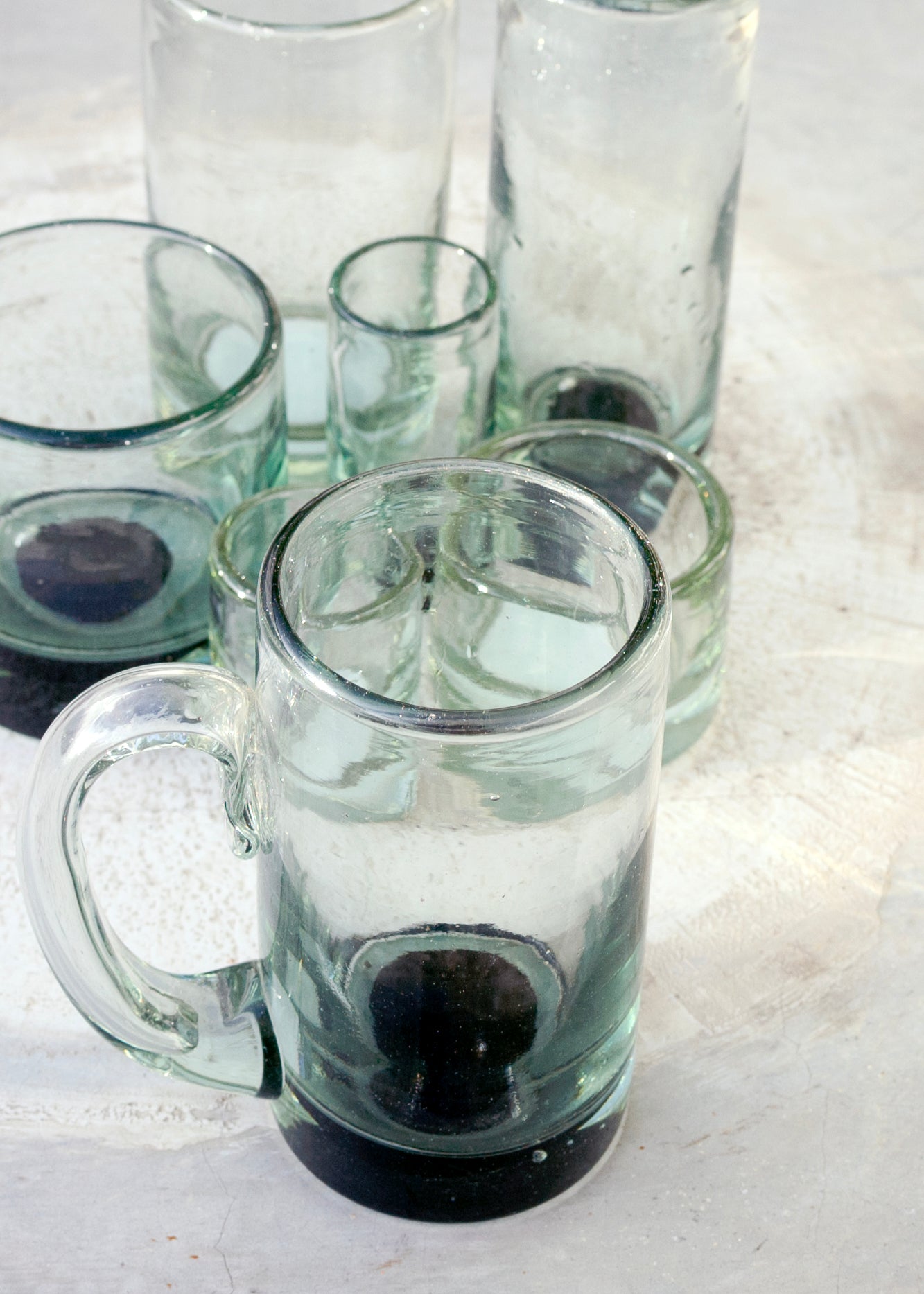 Embajada Black Base Beer Mug
