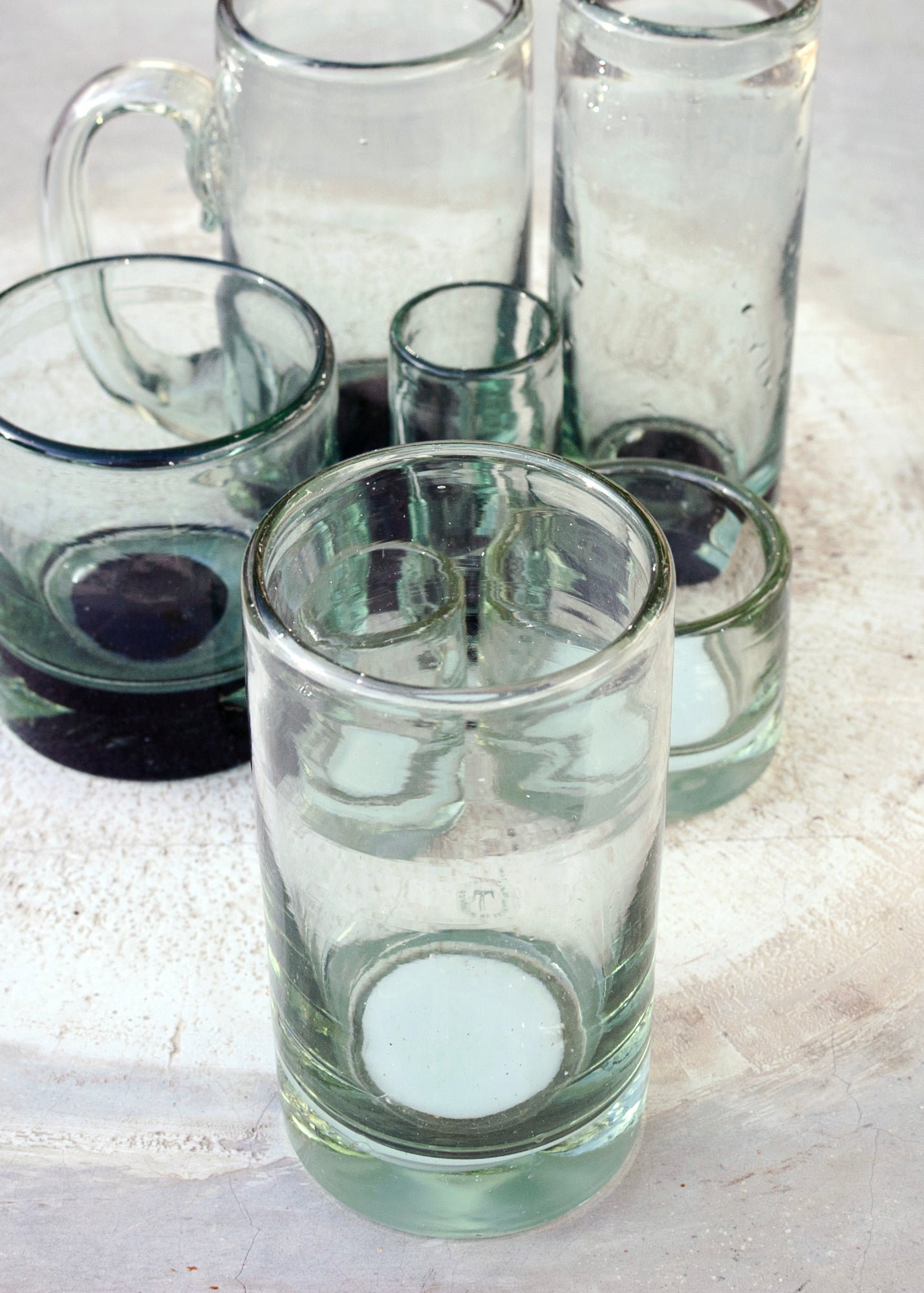 Embajada White Base Beer Pint Glass