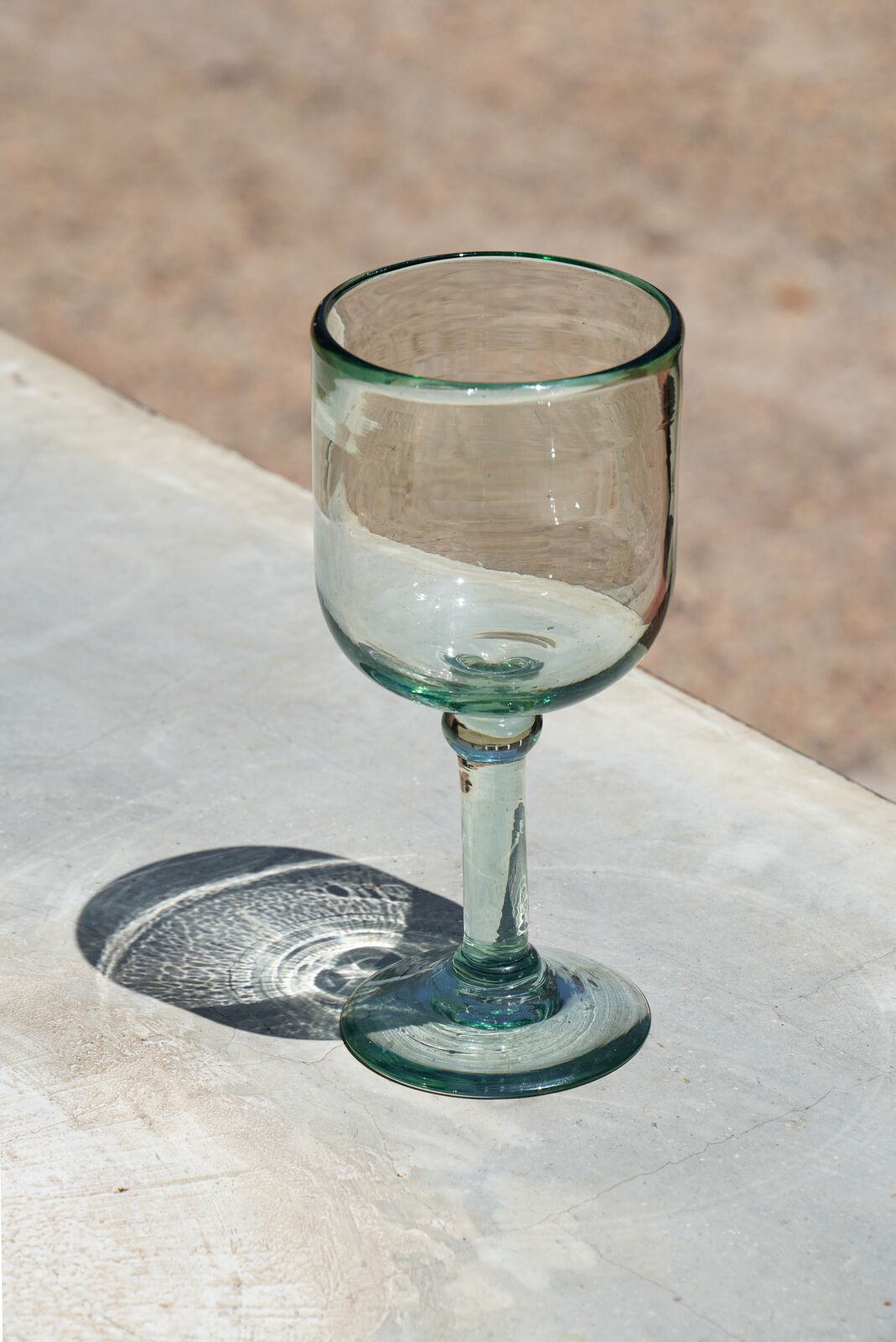 Clásico Clear Wine Glass