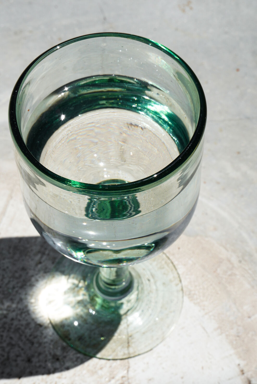 Clásico Clear Wine Glass