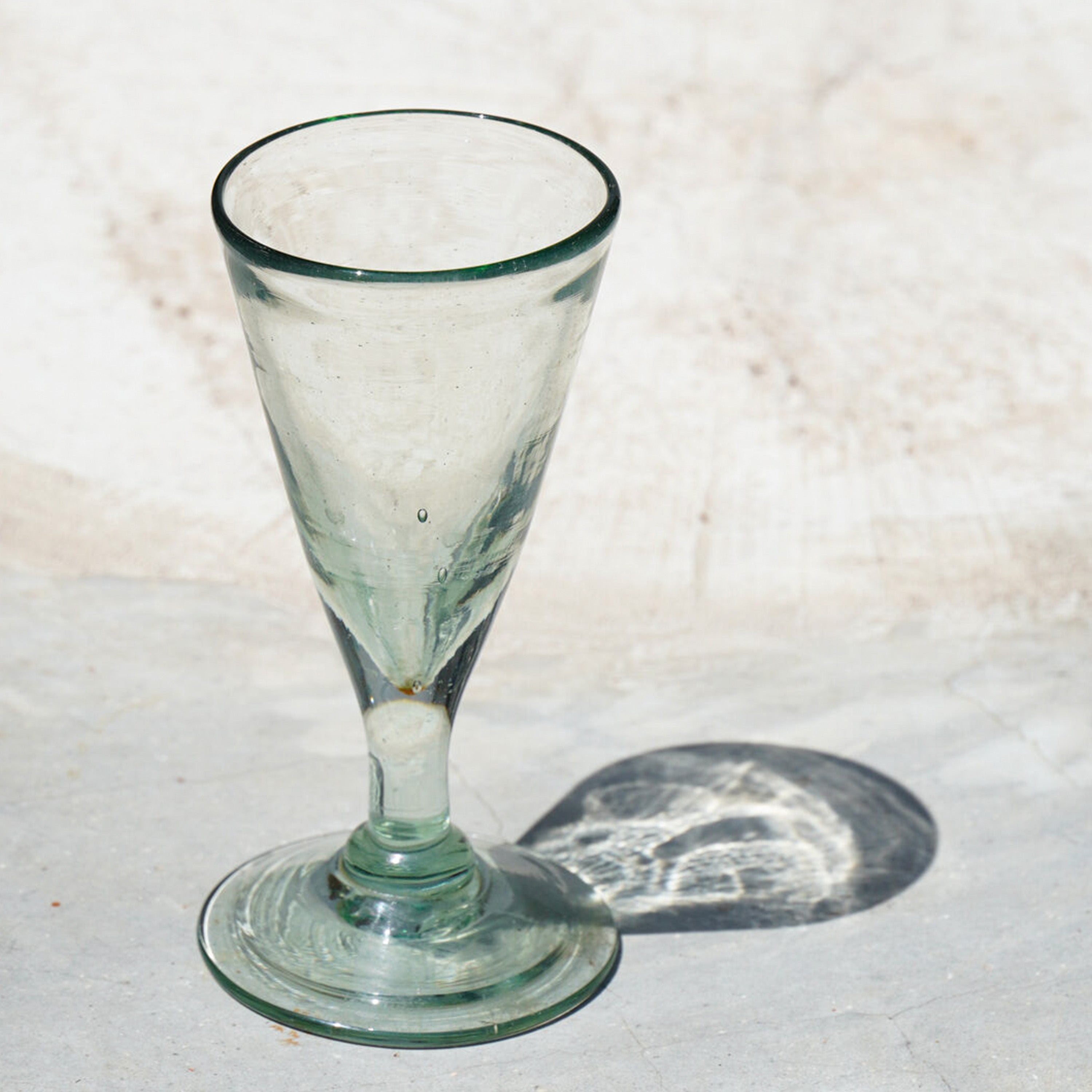 Susurros Cordial Glass