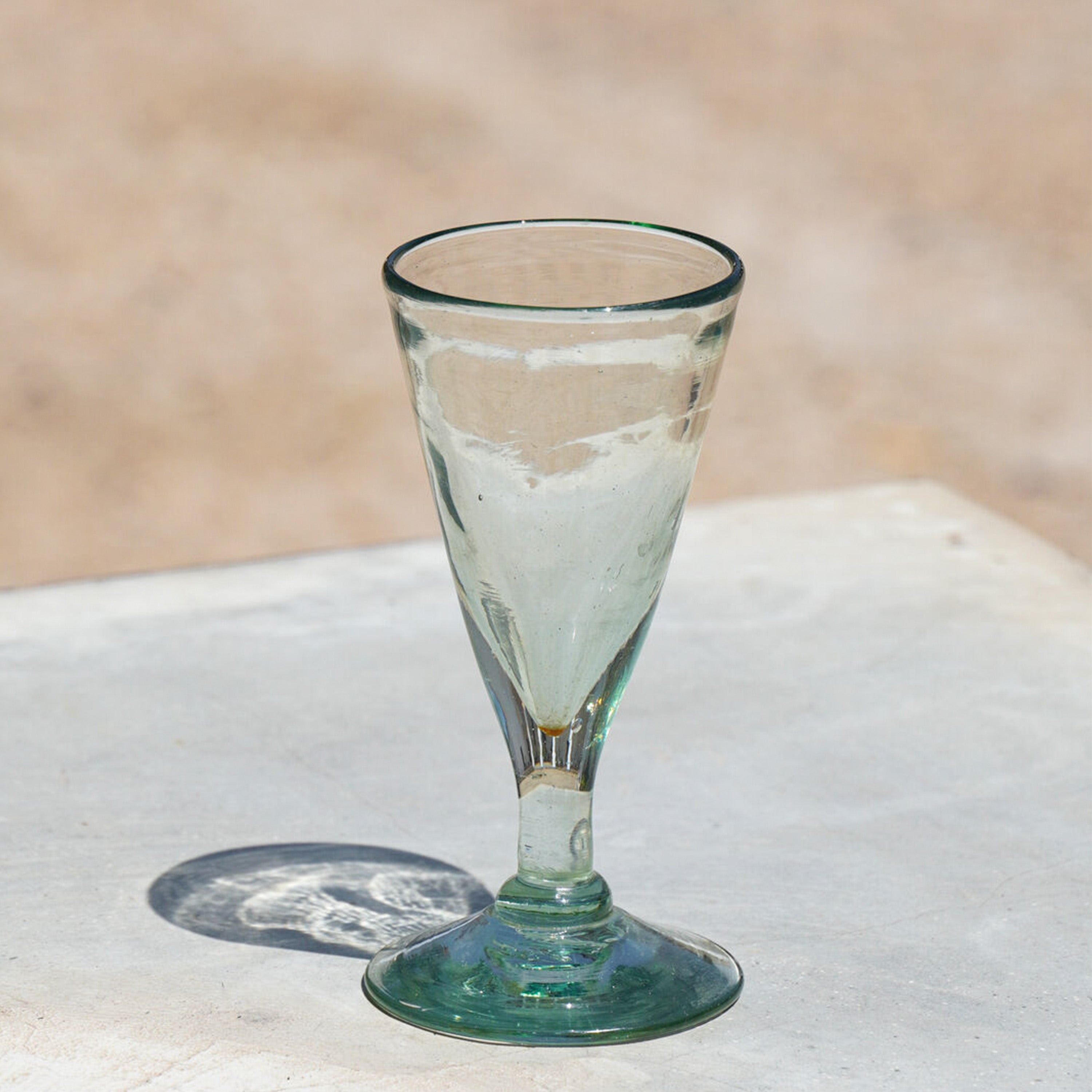 Susurros Cordial Glass