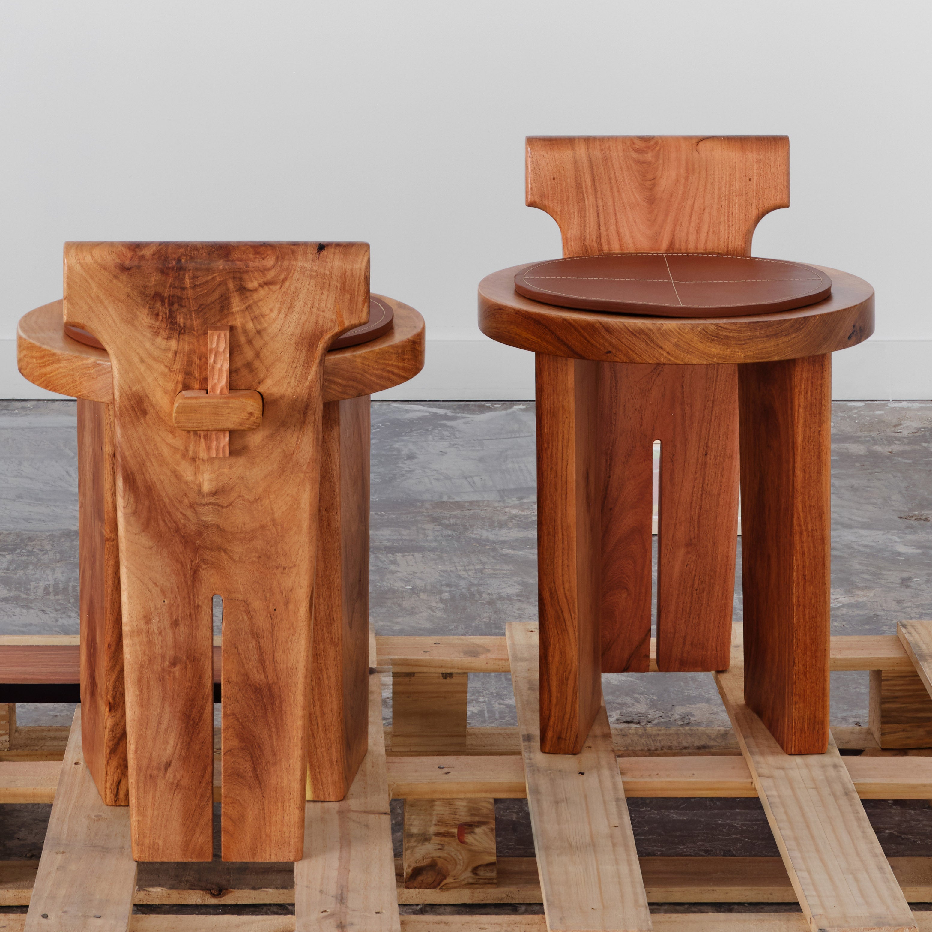 Rubra Stool