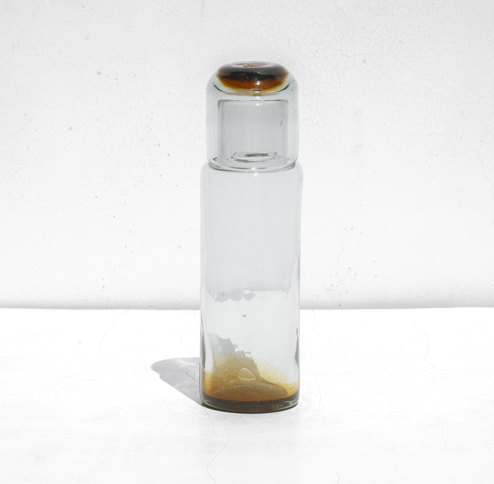 Torre Carafe Amber Bottom with Glass Lid