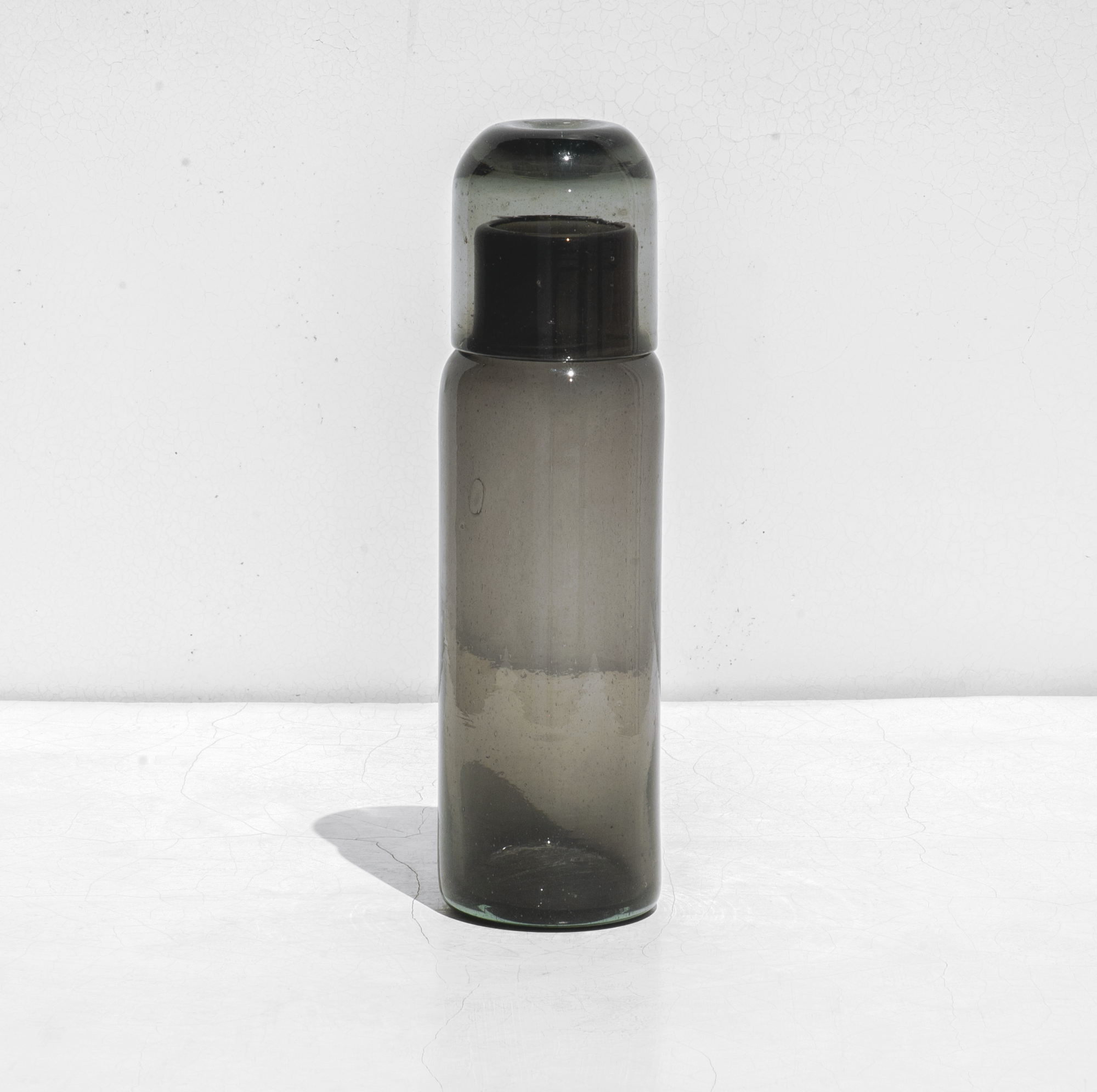 Torre Carafe Smoke with Glass Lid