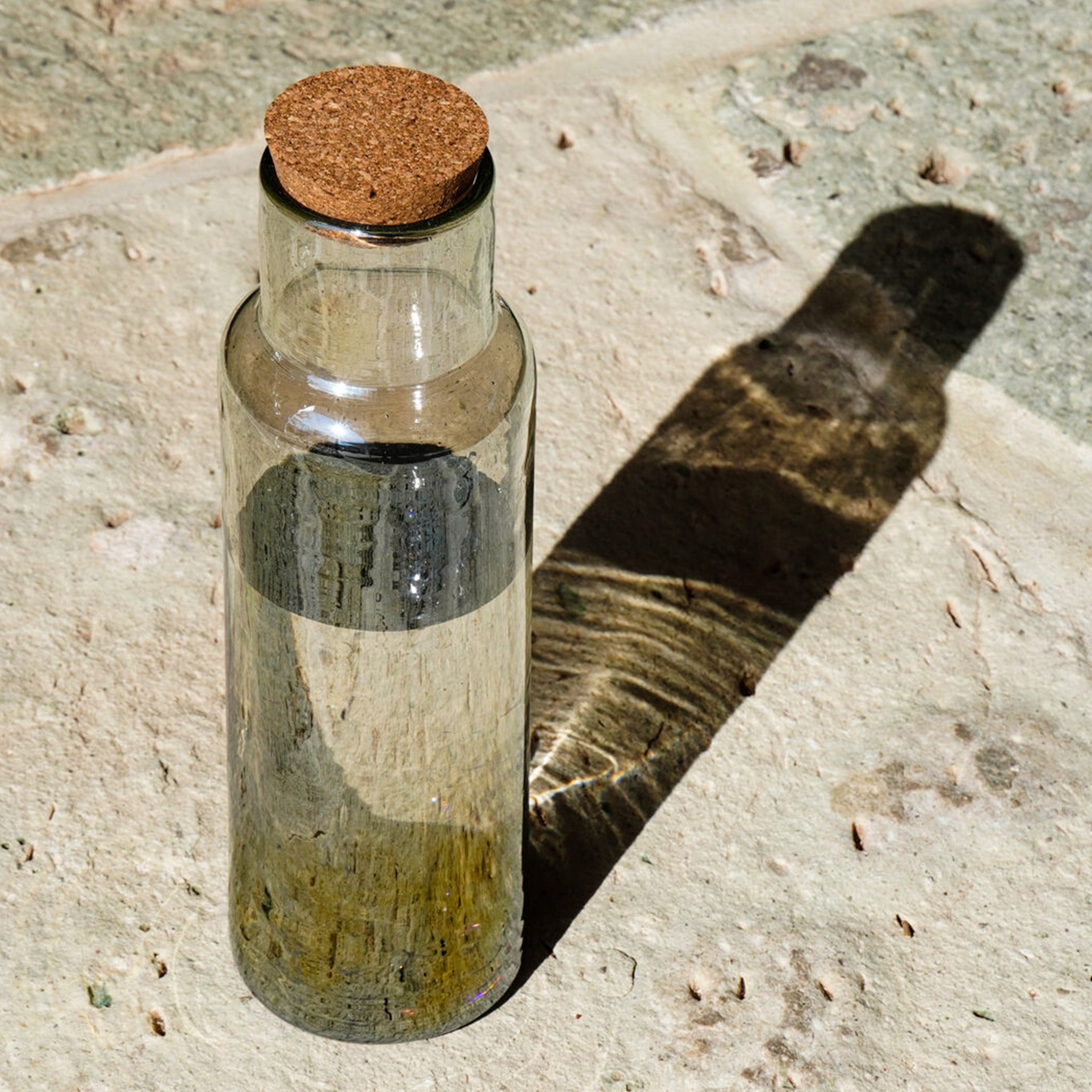 Torre Carafe Smoke Iridescent Ombre with Cork Lid