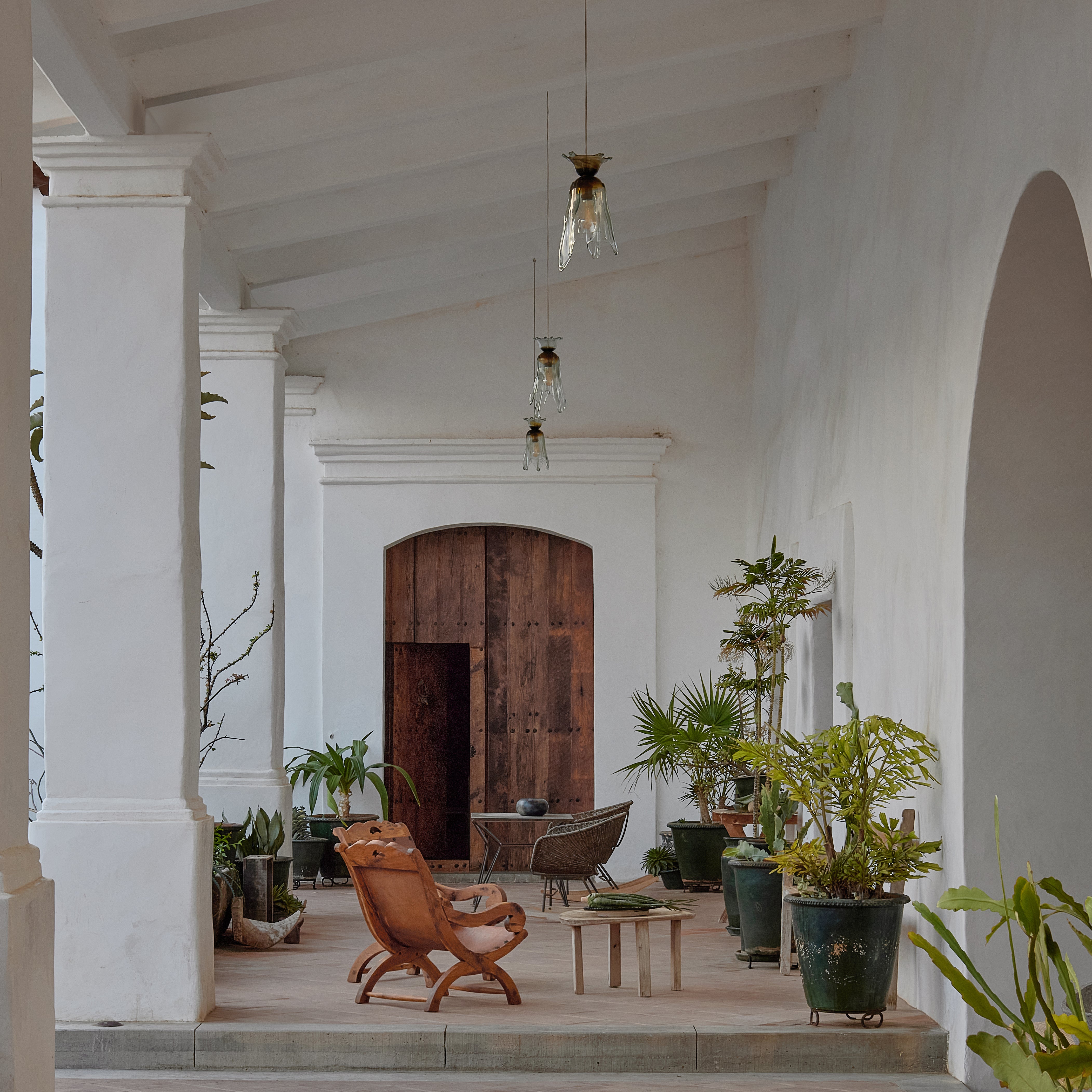 Medusa Crown Glass Lamp